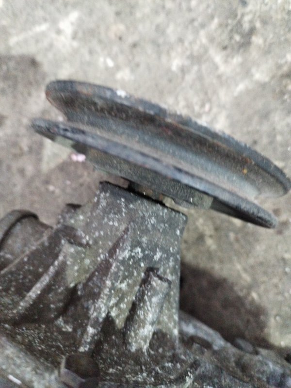 Помпа Volkswagen Passat 1989