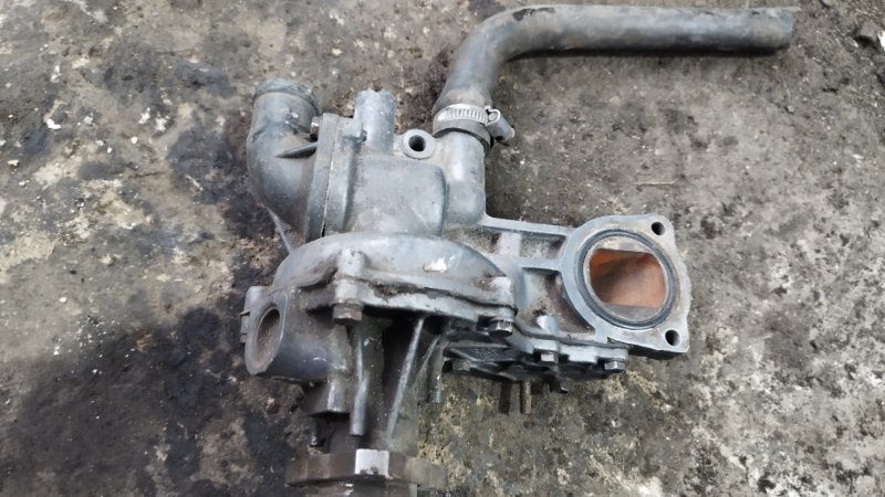 Помпа Volkswagen Passat 1988 B2