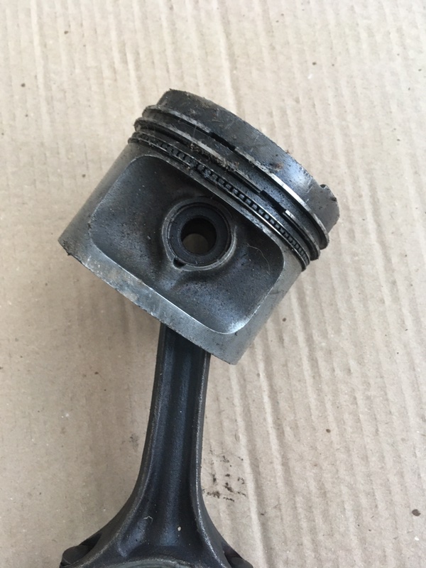 Поршень Volkswagen Golf
