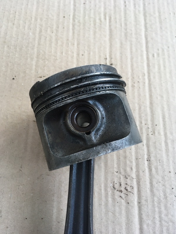 Поршень Volkswagen Golf