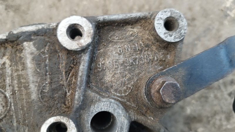 Кронштейн гидроусилителя руля Ford Focus 1