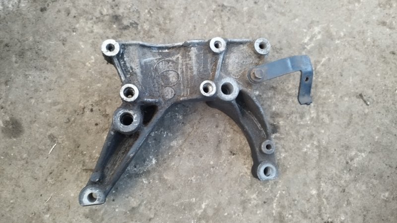 Кронштейн гидроусилителя руля Ford Focus 1