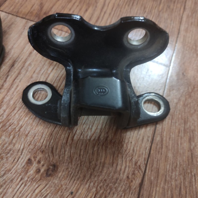 Петля двери Toyota Harrier 2006 2