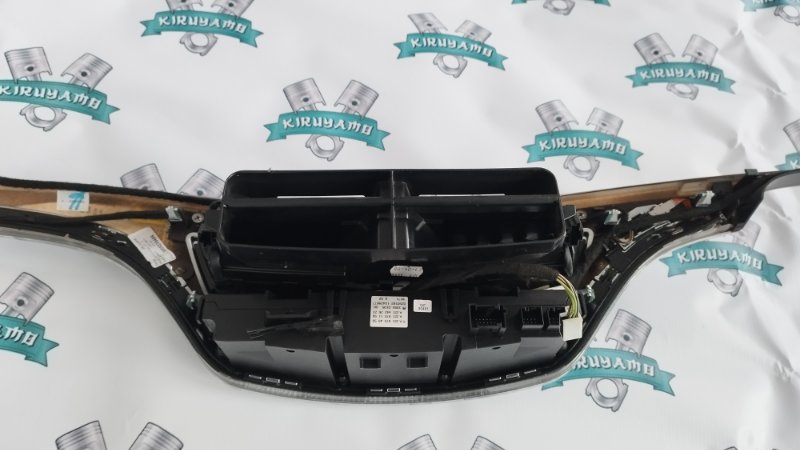 Накладка на торпедо Mercedes-Benz S-Class 2008 w221