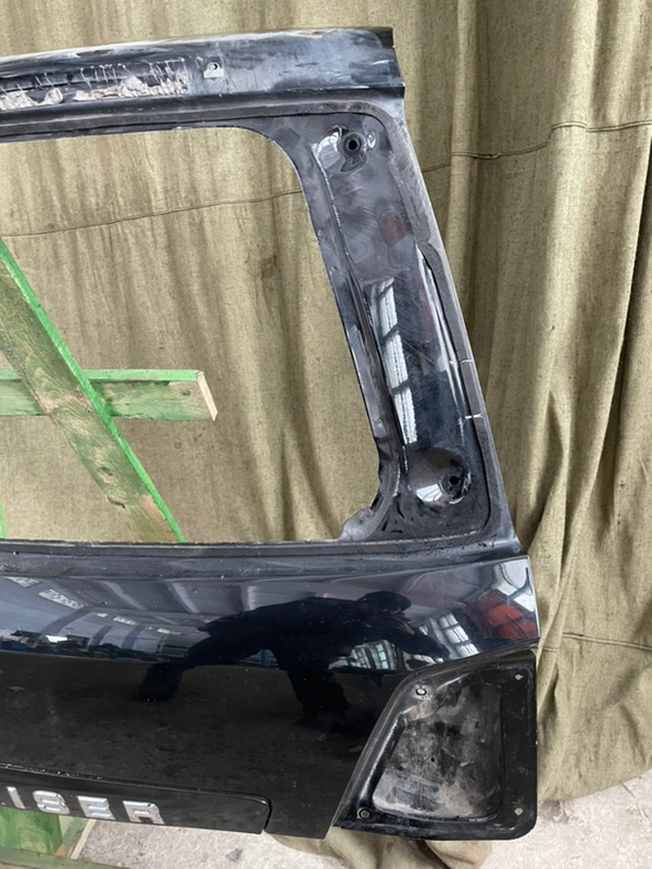 Крышка багажника Toyota LAnd CRUISER 200