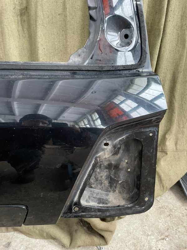 Крышка багажника Toyota LAnd CRUISER 200