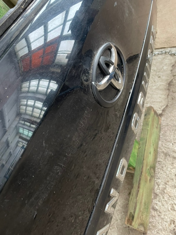 Крышка багажника Toyota LAnd CRUISER 200