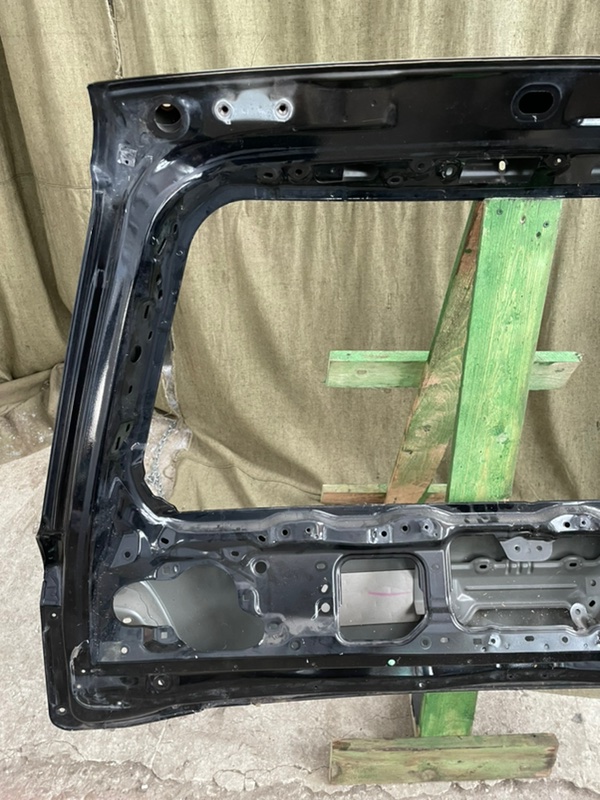 Крышка багажника Toyota LAnd CRUISER 200