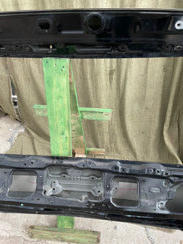 Крышка багажника Toyota LAnd CRUISER 200