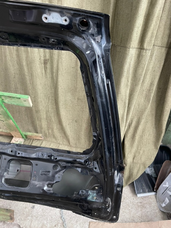 Крышка багажника Toyota LAnd CRUISER 200