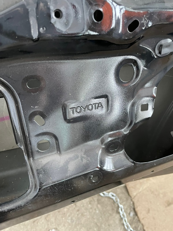 Крышка багажника Toyota LAnd CRUISER 200