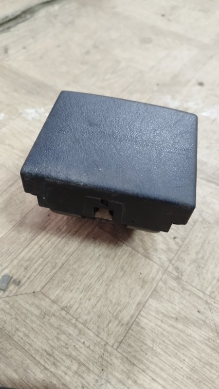 Пепельница Volkswagen Passat 1989