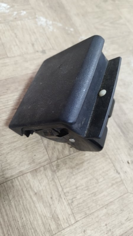 Пепельница Volkswagen Passat 1989