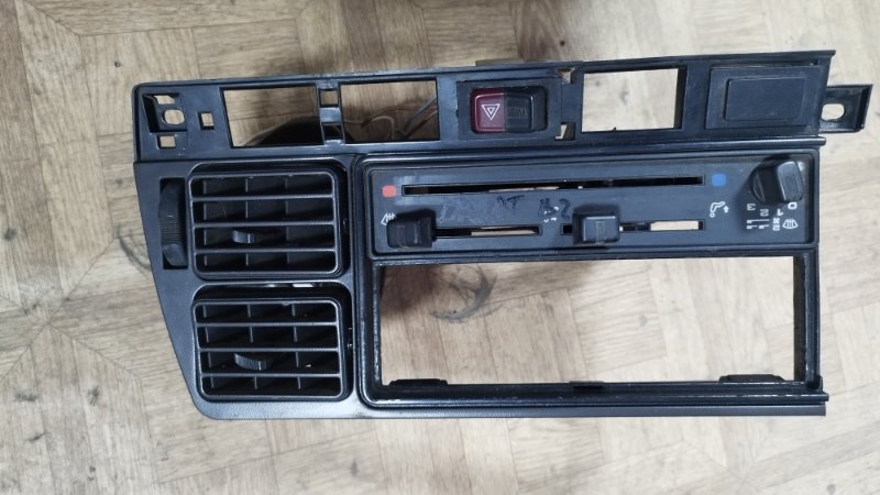 Блок управления климат-контролем Volkswagen Passat 1988 B2