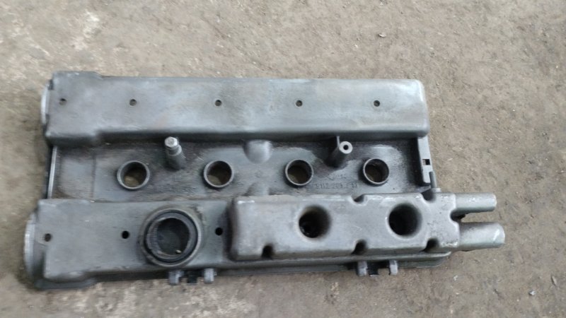 Крышка клапанная Opel Vectra B