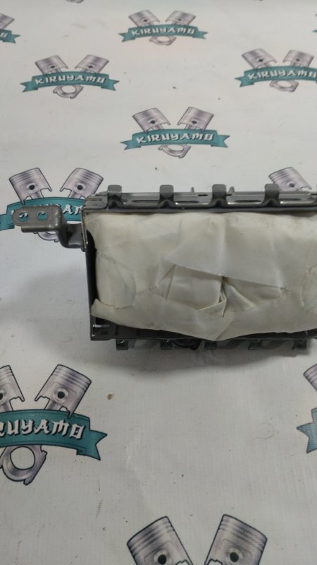 Подушка безопасности пассажира Toyota Harrier 2006 2