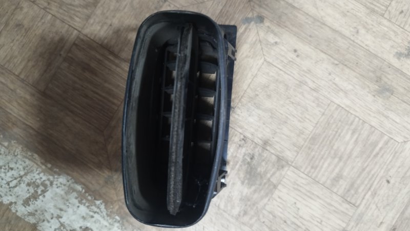 Дефлектор воздушный Volkswagen Passat 1988 B2