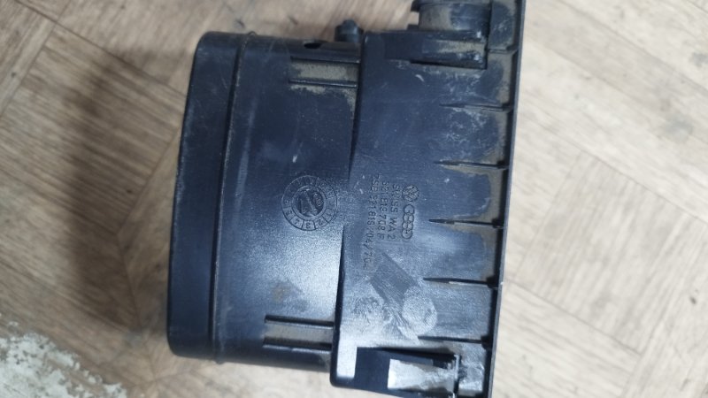Дефлектор воздушный Volkswagen Passat 1988 B2