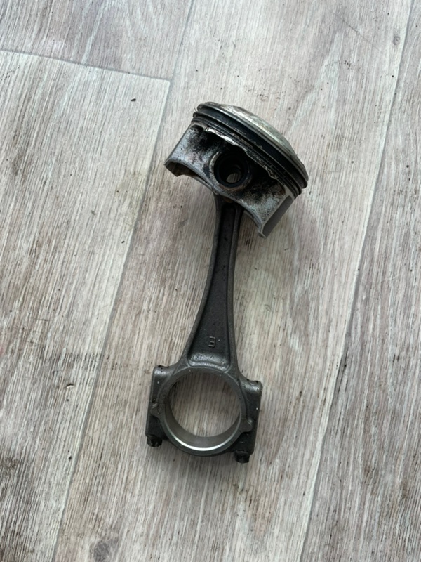 Поршень Mazda CX-7