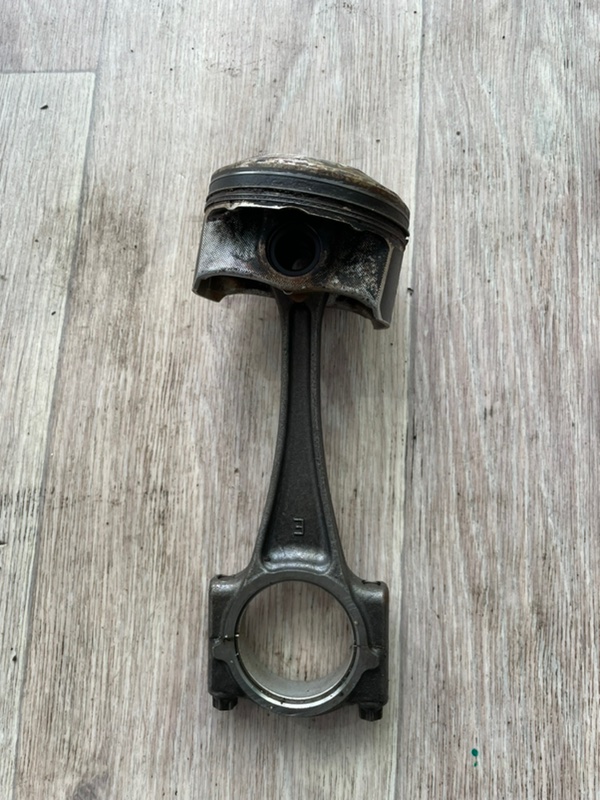 Поршень Mazda CX-7