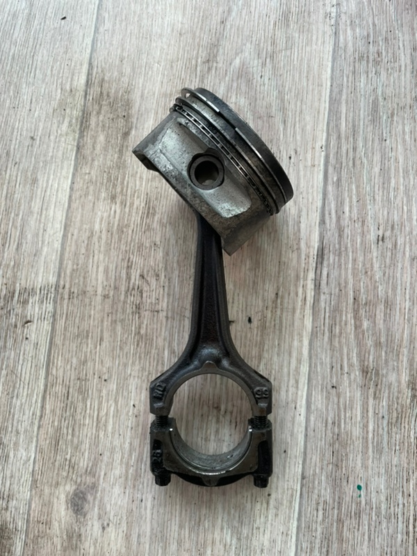 Поршень Opel Vectra B