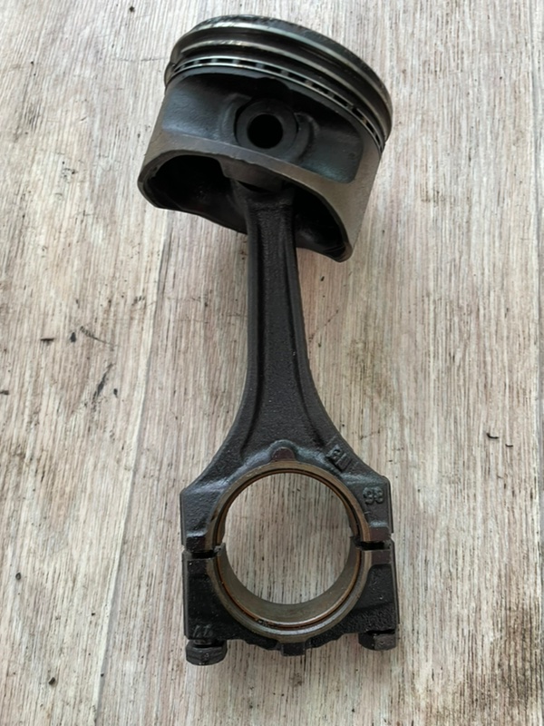 Поршень Opel Vectra B