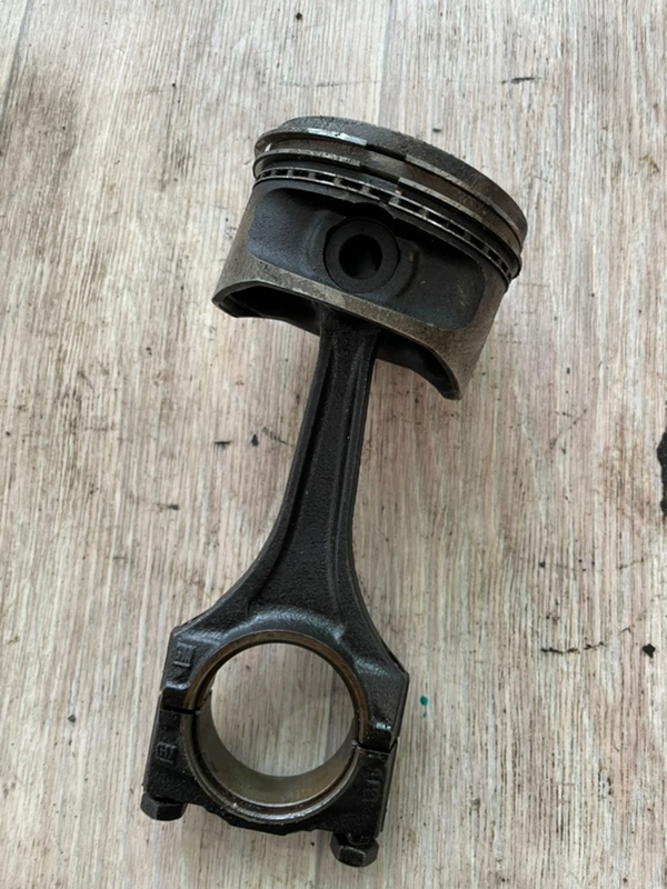 Поршень Opel Vectra B