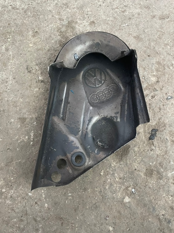 Кожух ГРМ Volkswagen Golf 2