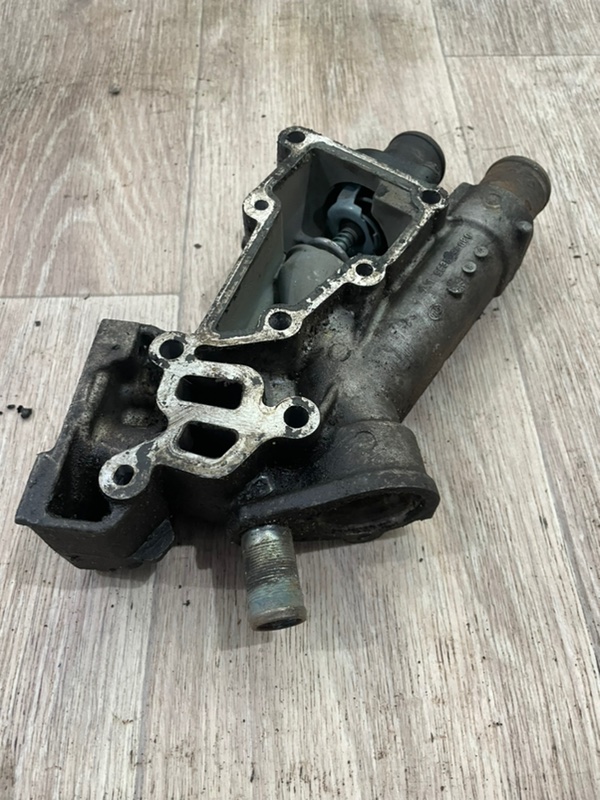 Корпус термостата Peugeot 406
