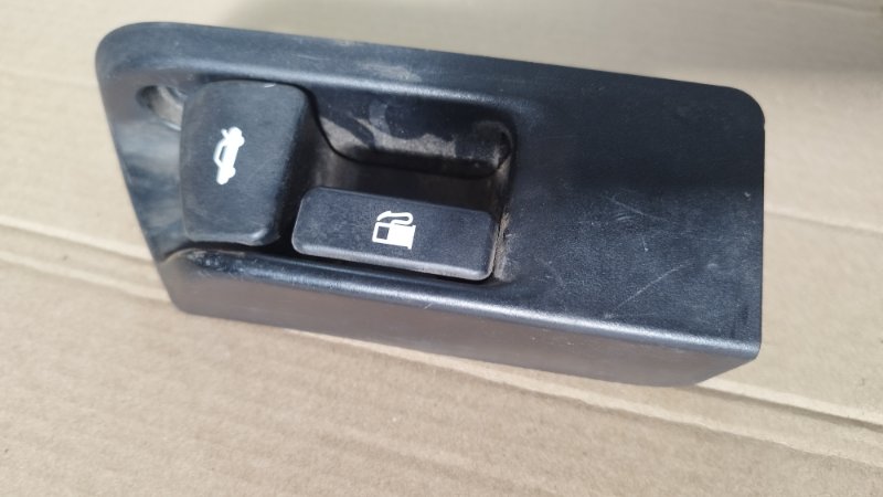 Кнопка открывания багажника Toyota Camry 2008 ACV 40