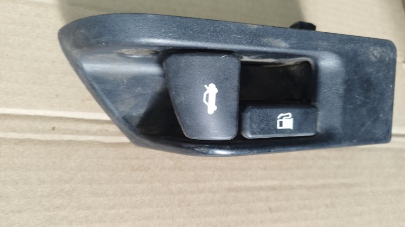 Кнопка открывания багажника Toyota Camry 2008 ACV 40