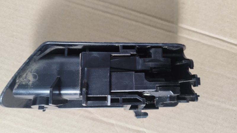 Кнопка открывания багажника Toyota Camry 2008 ACV 40