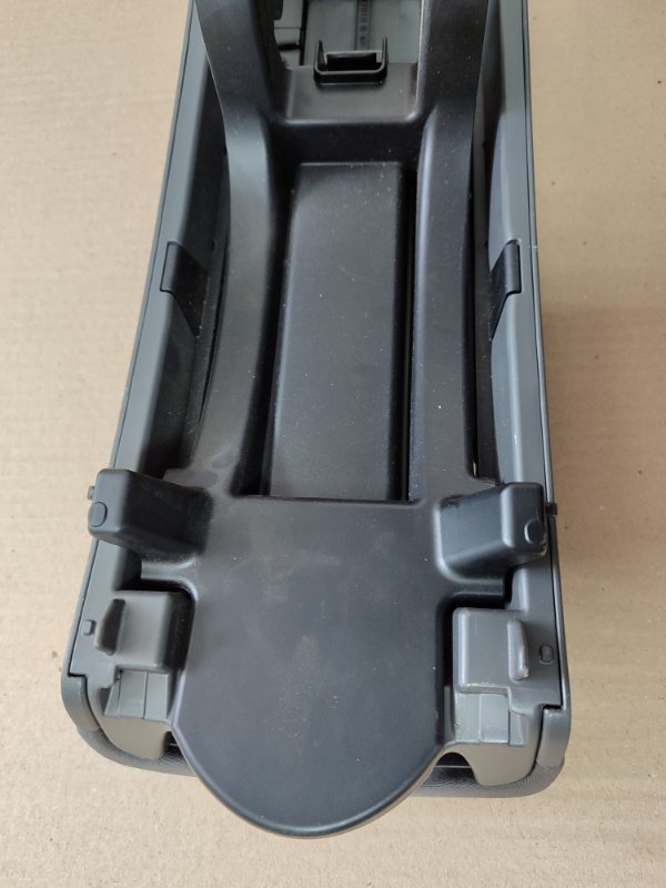 Подлокотник Toyota Prius NHW30