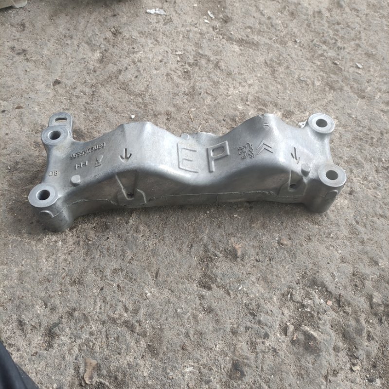 Кронштейн двигателя Peugeot 308 2008 308