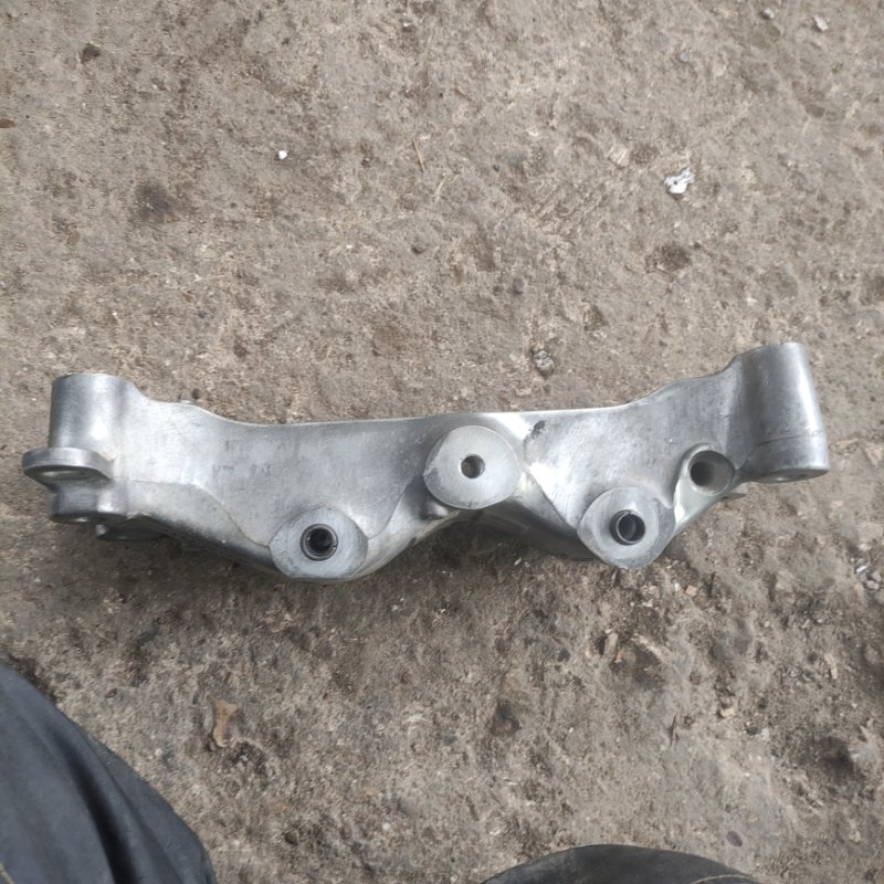 Кронштейн двигателя Peugeot 308 2008 308
