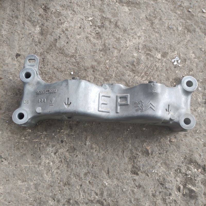 Кронштейн двигателя Peugeot 308 2008 308