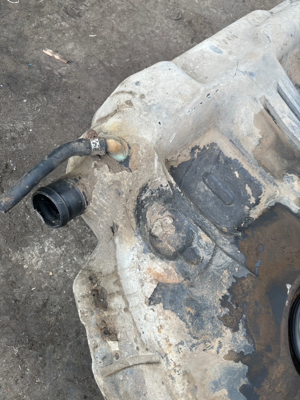 Бак топливный Peugeot 406