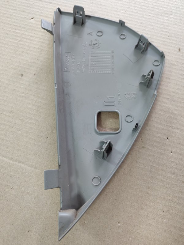 Накладка на торпедо Peugeot 308 2008 308