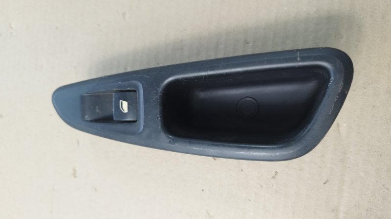 Кнопка стеклоподъемника Peugeot 308 2008 308