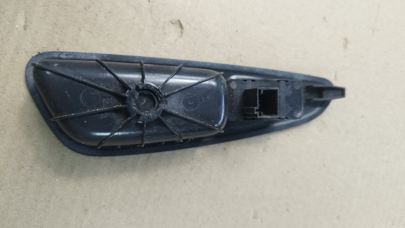 Кнопка стеклоподъемника Peugeot 308 2008 308