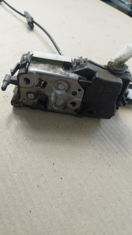 Замок боковой двери Peugeot 308 2008 308
