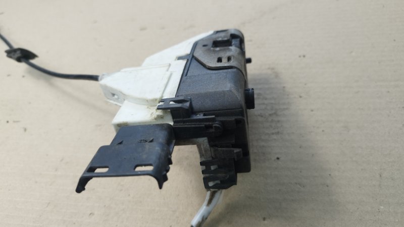Замок боковой двери Peugeot 308 2008 308