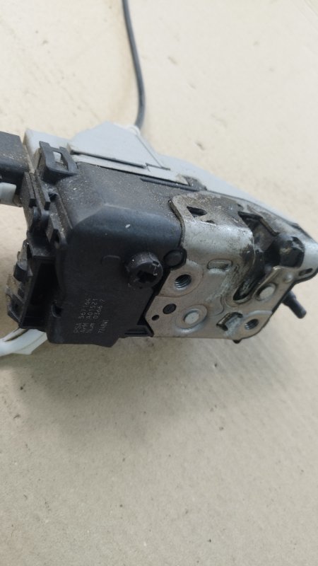 Замок боковой двери Peugeot 308 2008 308