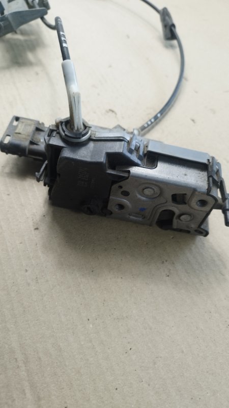 Замок боковой двери Peugeot 308 2008 308
