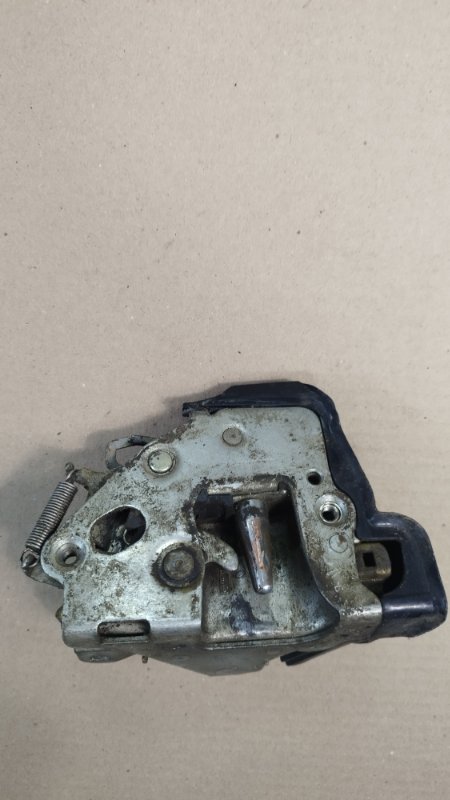 Замок боковой двери Mercedes-Benz w123 1984