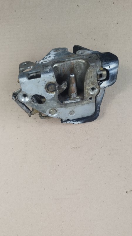 Замок боковой двери Mercedes-Benz w123 1984