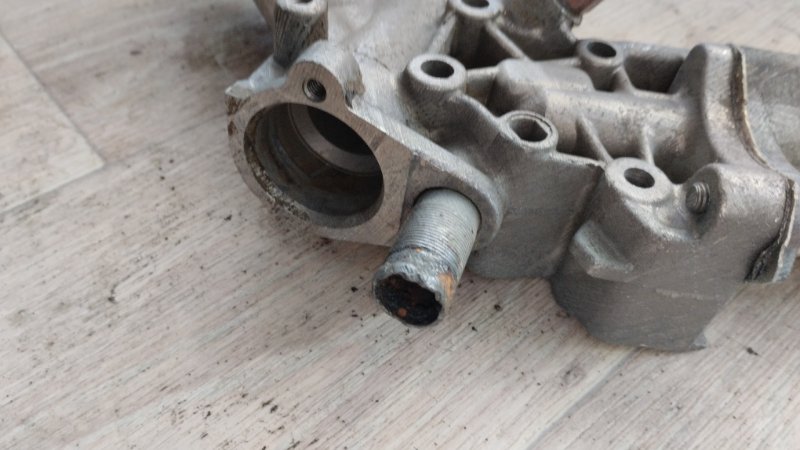 Корпус термостата Peugeot 406