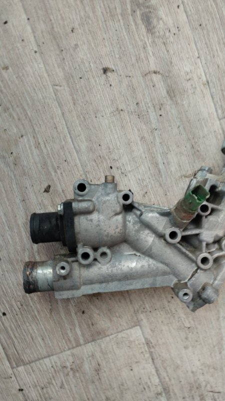Корпус термостата Peugeot 406