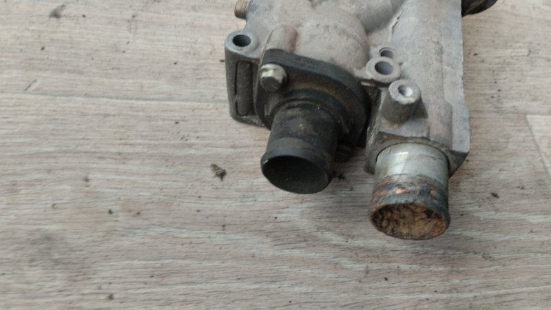 Корпус термостата Peugeot 406