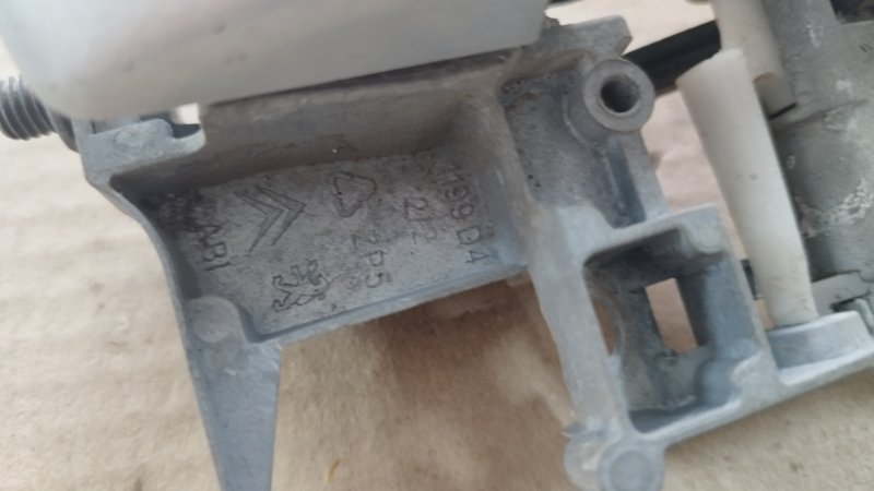 Ручка двери внешняя Peugeot 308 2008 308